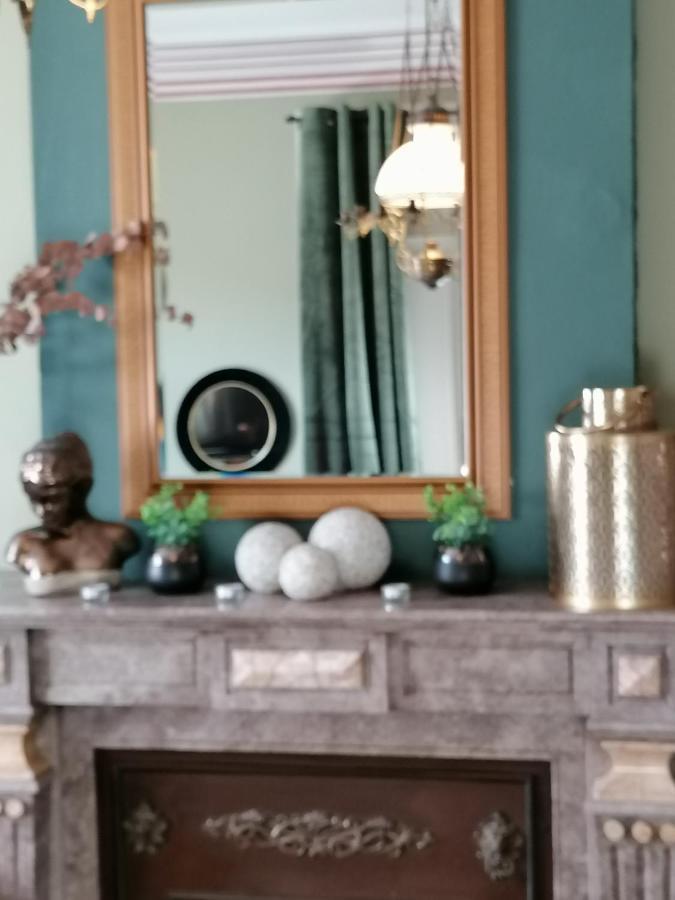 Maison D'Hote Les Notes Endormie Chambre Secrete Berzee Bagian luar foto