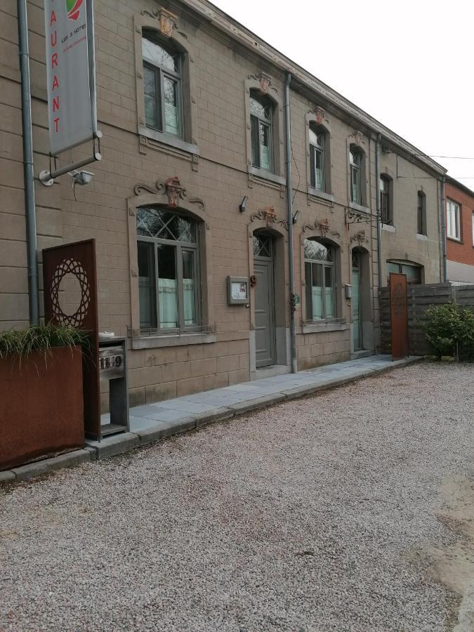 Maison D'Hote Les Notes Endormie Chambre Secrete Berzee Bagian luar foto