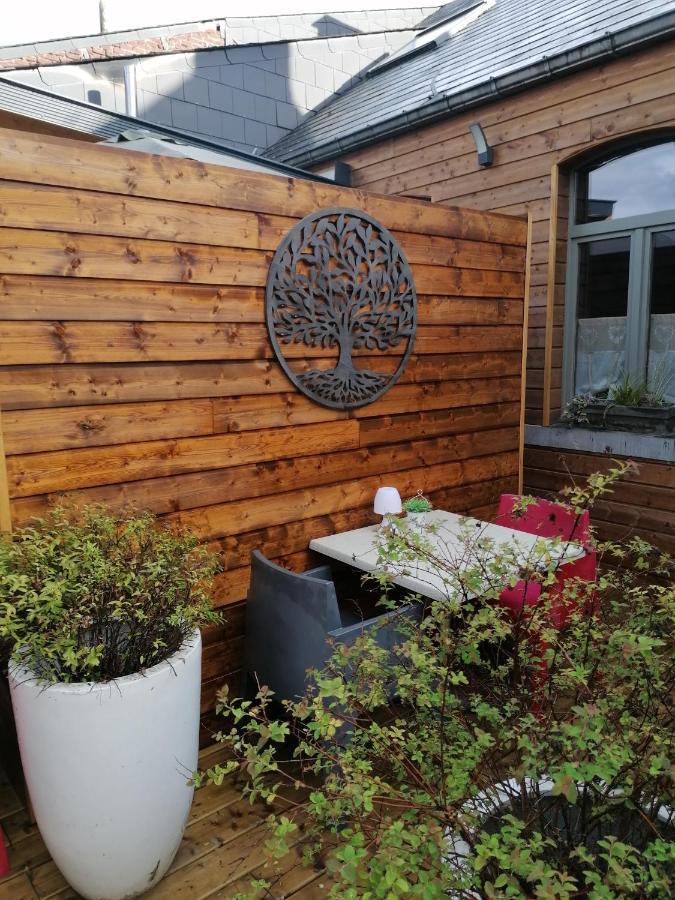 Maison D'Hote Les Notes Endormie Chambre Secrete Berzee Bagian luar foto