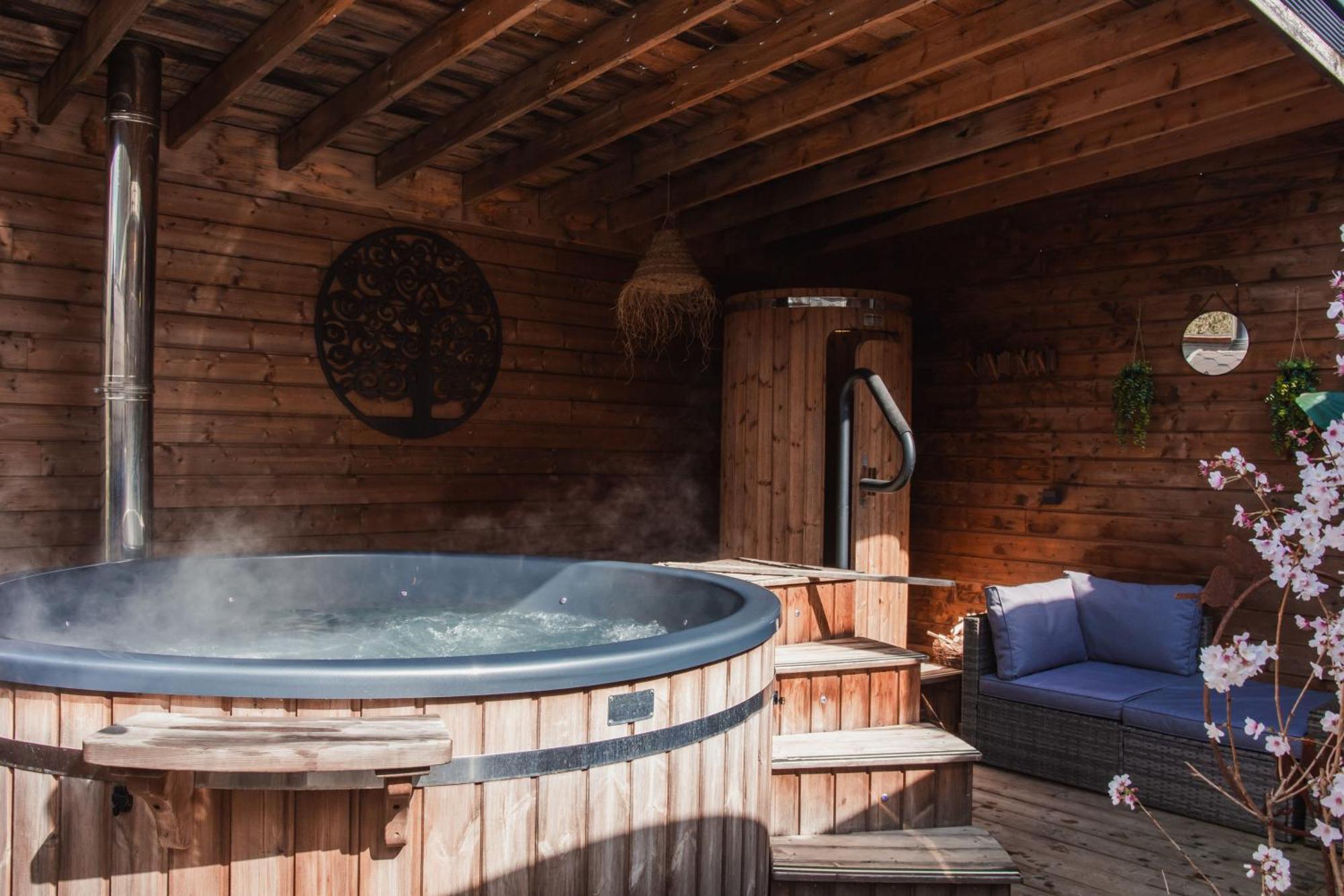 Maison D'Hote Les Notes Endormie Chambre Secrete Berzee Bagian luar foto